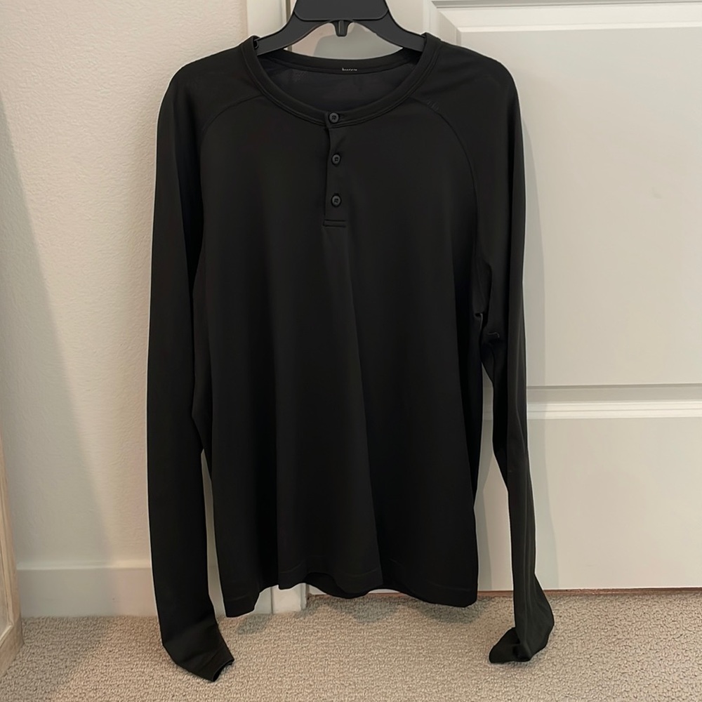 Smelly -Lululemon Metal Vent Long Sleeve Henley